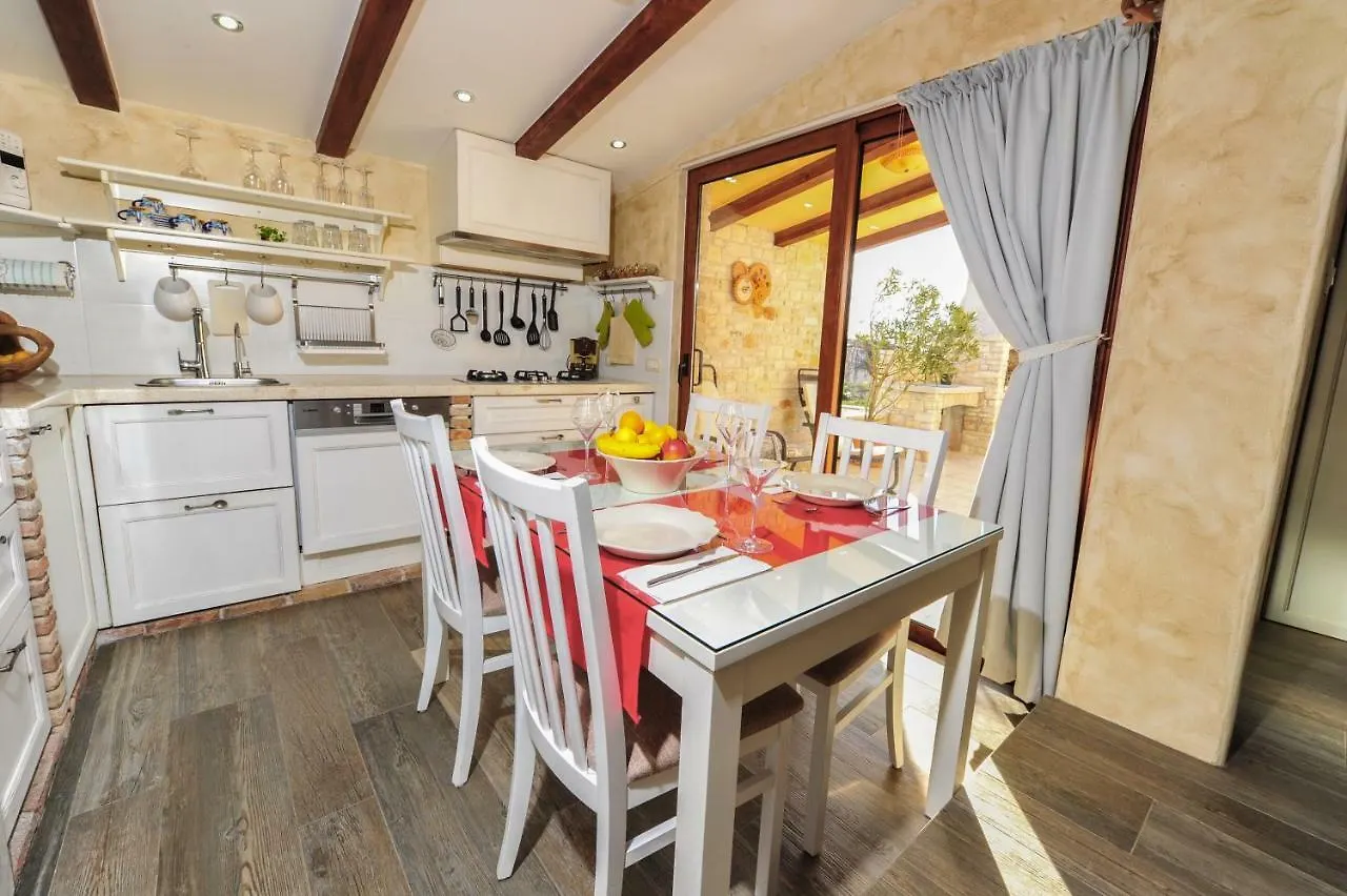 Luxury Apartment Alba With Pool  Kanfanar